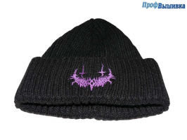 Вязаные шапки с вышивкой