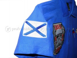 Машинная вышивка на рукаве поло