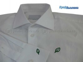 Нанесение небольшого логотипа на рубашках