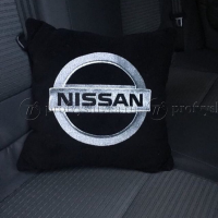 Автоподушка с вышивкой