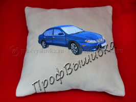 Вышивка автомобиля на подушке на заказ