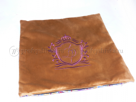 Вышивка на подушке