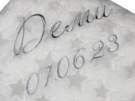 Вышивка на пушистом пледе