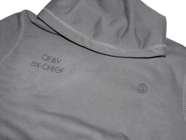 Вышивка в цвет изделия