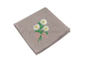 Красивая вышивка на разноцветных салфетках