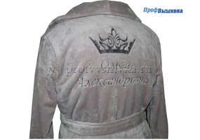 Вышивка короны на халате